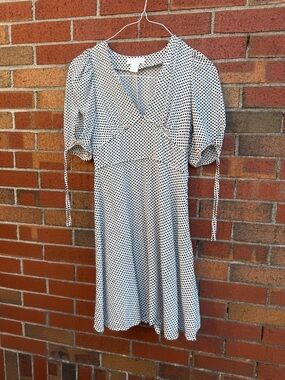 H&M Black White Polka Dot Mini Dress XXS Puff Sleeve Fit & Flare V Neck